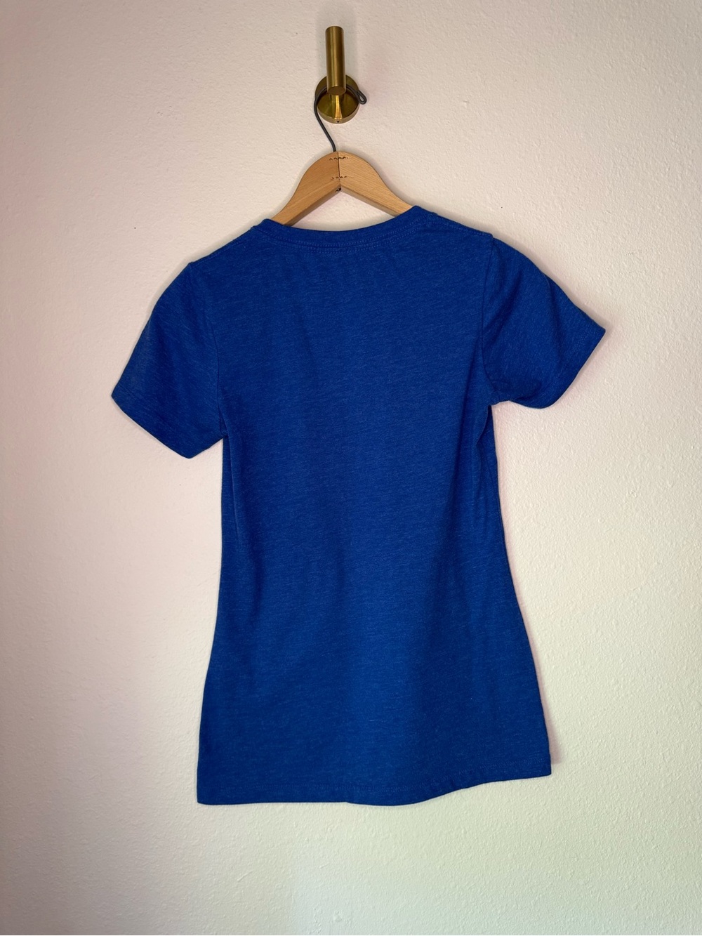 Out of Print The Great Gatsby F. Scott Fitzgerald Blue Graphic T-Shirt size S - Picture 2 of 4